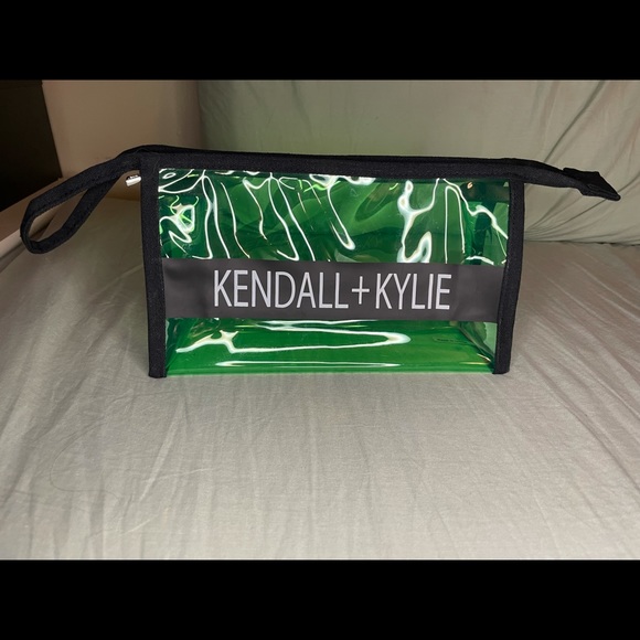 Kendall & Kylie cosmetic bag - Picture 2 of 2